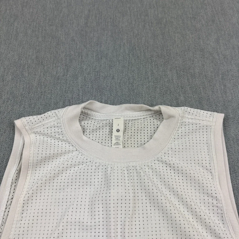Lululemon Tank Top Women 2 White Breeze by Muscle Runnng Athletic Training Gym‎